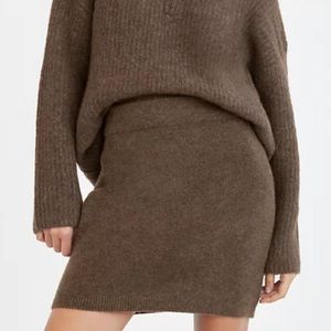 🇮🇹 Aritzia Babaton ITALIAN WOOL BLEND SKIRT in Heather Dark Cacao